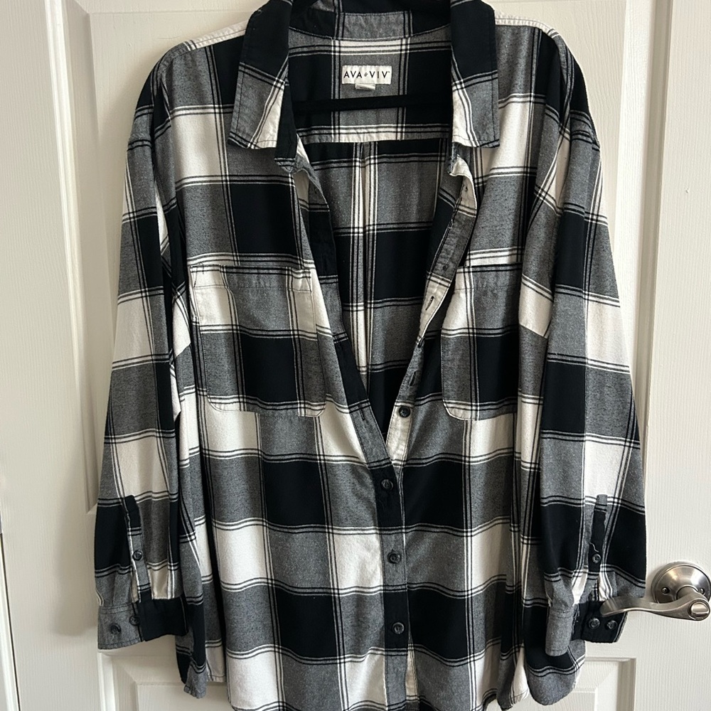 Ava & Viv Black and White Plaid Button Down Shirt